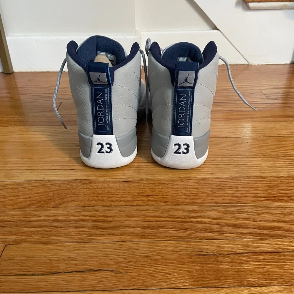 Air Jordan 12 Retro. - Picture 3 of 8
